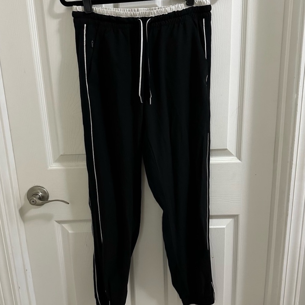 Athleta Brooklyn jogger 6 white trim - Picture 3 of 9